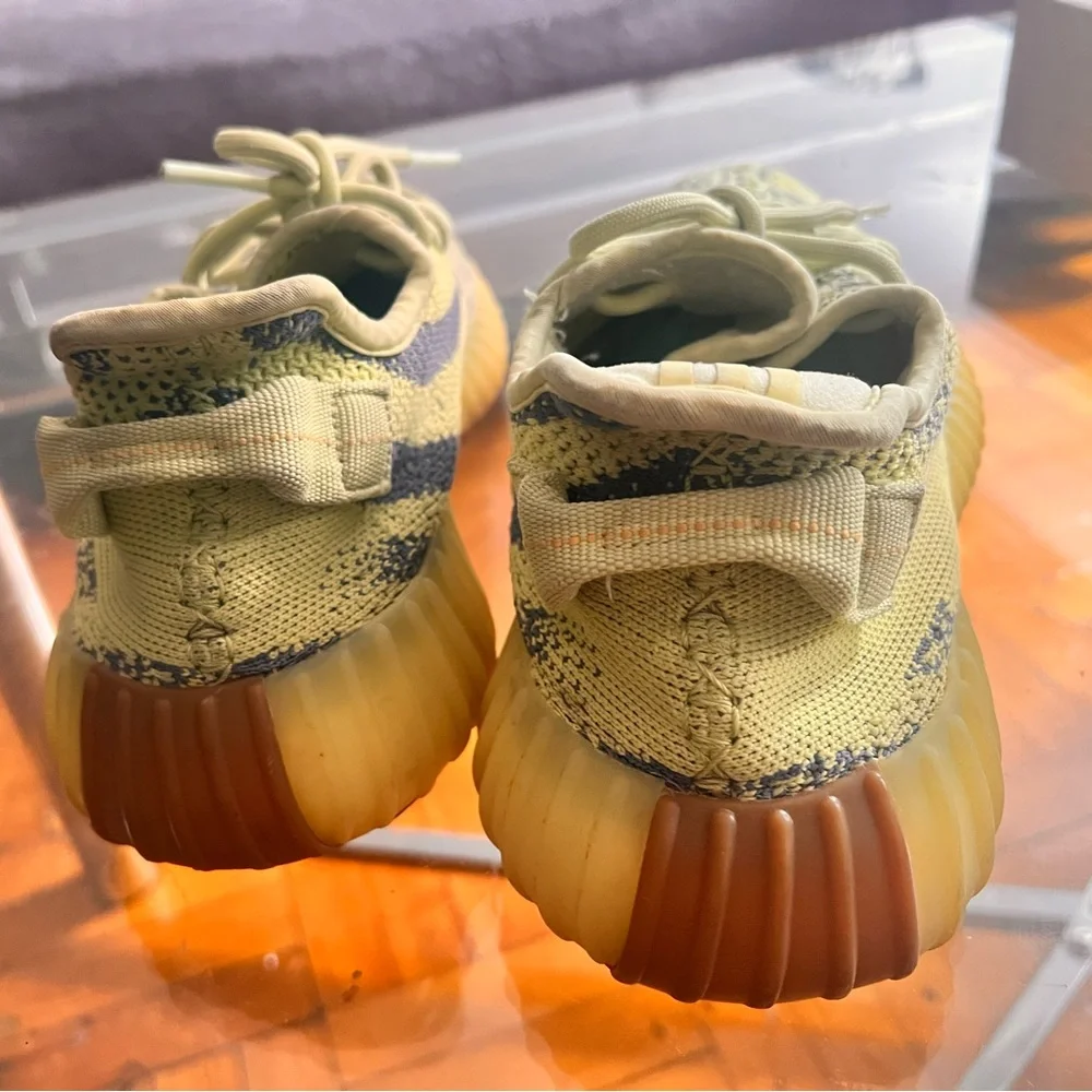 Adidas Yeezy boots - Picture 4 of 6